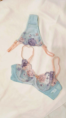 ست آبی با گلهای بنفش و صورتی